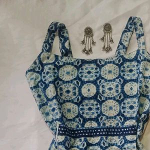 blue n white short kurti