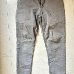 GREY DENIMS