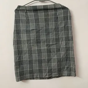 PLAID SKIRT