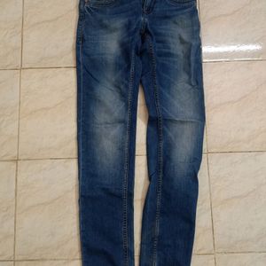 men's dark blue  jeans