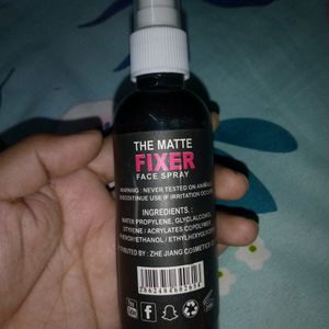 Huda Beauty Matte Makeup Fixer