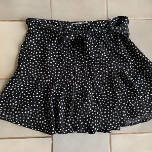 Skort (short And Skirt)