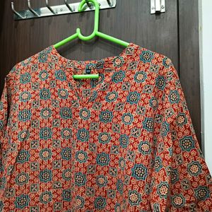 Multicolored Short Kurti Size 44