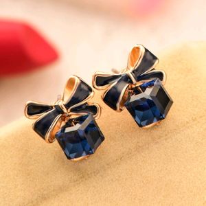 Cubic Bow Earing..