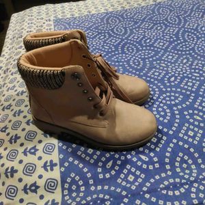 Women Light Weight Imported High Collar Boots New