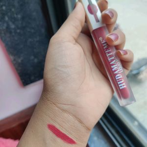 Huda Matte Me Liquid Lipstick.