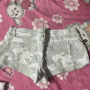 White hot pant For Girls Waist 30 Size S