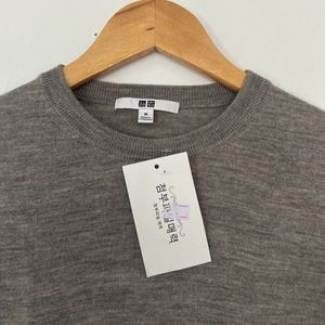 Uniqlo Sweater