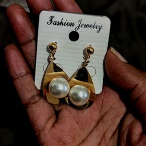 Stylish Earring Pack Of 2