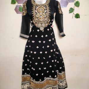 Heavy embroidered anarkali with churidar ✨