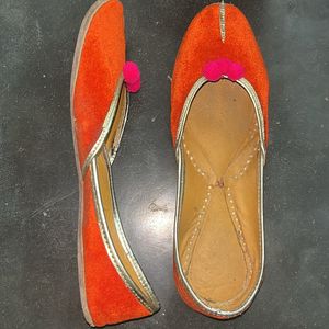 Velvet Orange Jutti