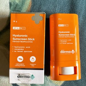 The Derma Co Hyaluronic Sunscreen Stick