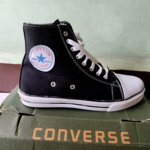 Converse black unisex size 6