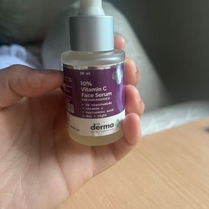 Derma Co 10% Vitamin C And 5% Niacinamide