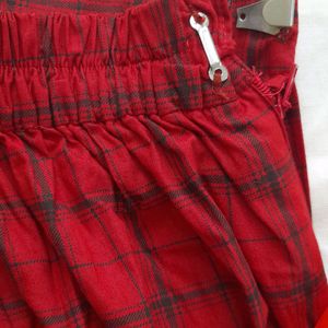 Red and black plaid pencil skirt 🎀🎈