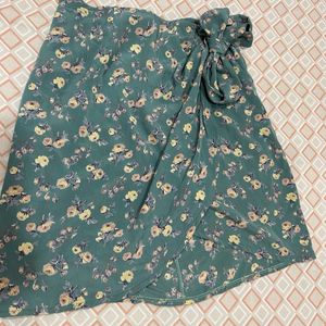 Tie Up A-line Tulip Cut Skirt