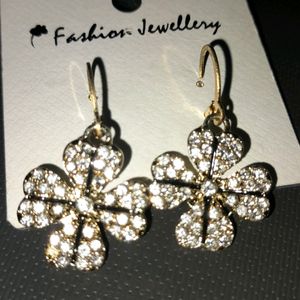 Earring (LUCKY Four Leaf Clover)