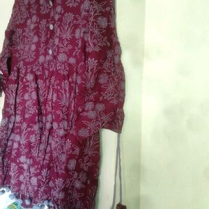 Maroon Tunic With 3/4 Foldng Hands