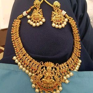 Golden Jewelry Look