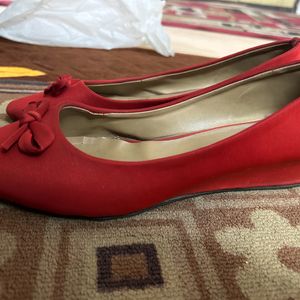 Red Color Low Wedges