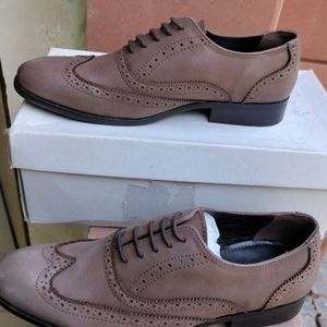 Size 6 Leather Brogue Shoe