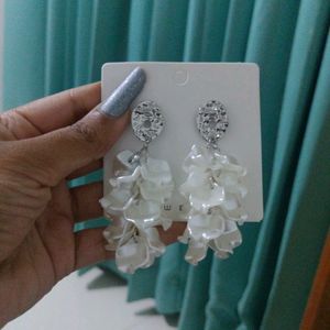 White Jhumka 🤍