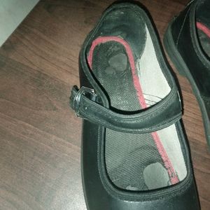 Black shoe With Free 2 Pair Shocks