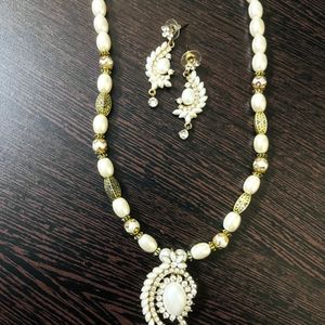 Pearl AD beautiful necklace