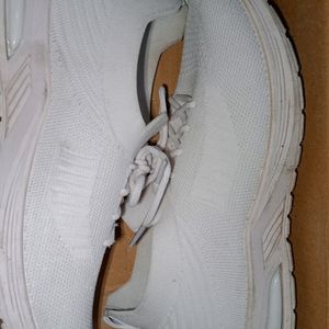 Vivok White Sports ShoesbComfort fabric Uk 5.