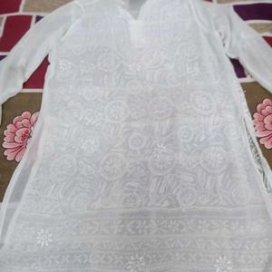 Chikankari Kurti.