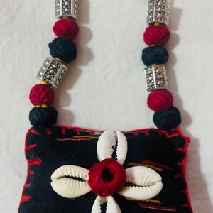 Homemade neck piece With Earrings