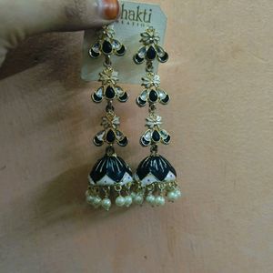 Black &white Jhumka