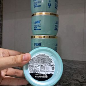 Lakme Skin Peach Milk Vit E Gel Moisturizer