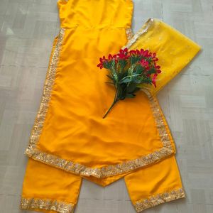 Designer Kurta Set 💛