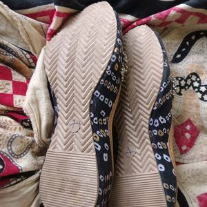 Beautiful Juthi Sandals