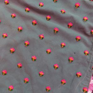 Women Floral Embroidered Kurta