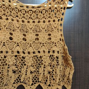 CROCHET CROP TOP