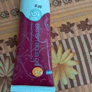 Maybelline Mascara With EKRAN GEL SUNSCREEN