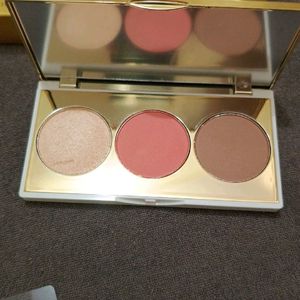 Makeup Kit Of Myglamm