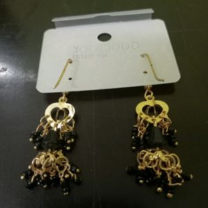 Beautiful Black And Golden Earing