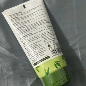 Plum Green Tea pore cleaning Face Wash