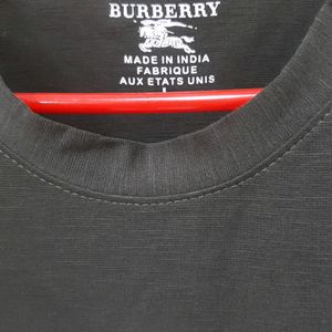 Burberry Tshirt