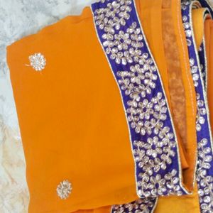 Beautiful saree..small border.1 time used..30min