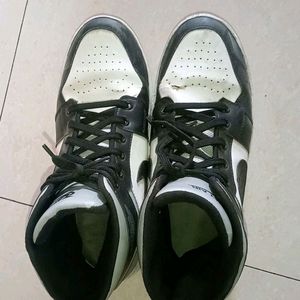 Black Jordan Shoes (Unisex)