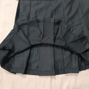 Pleated Skirt( New With Tag)