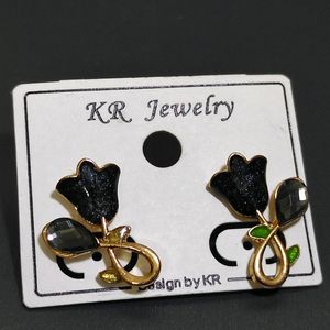 Black Rose Korean Earrings 💫