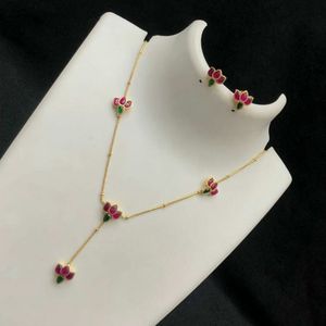 Customised neck jwellery with earrings