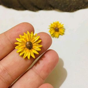 Sunflower Stud