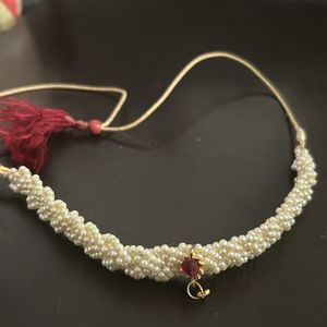 Beautiful Choker Pearl Necklace With Pink Sto