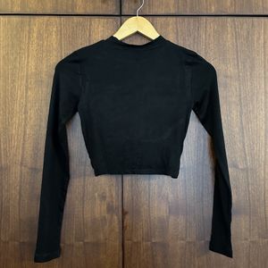 Black Knot Front Crop Top